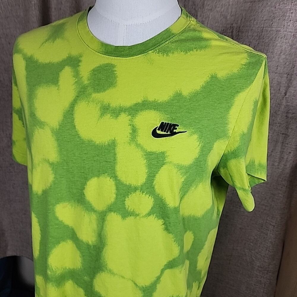 Nike Tie Dye Club Short Sleeve T-Shirt Mens XL Crewneck Embroidered Green - Picture 3 of 7